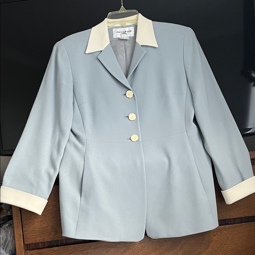 New, beautiful Jones New York Women's Light Blue Blazer with Cream Details.